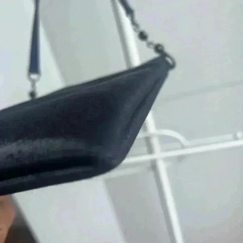 Black Satin Guess Crossbody/shoulder Bag - Picture 8 of 9